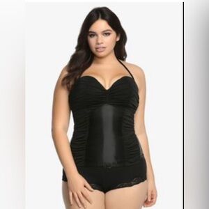 Torrid 4X Corset Bustier Ruched Pin Up Goth Halter Retro Satin Women Black